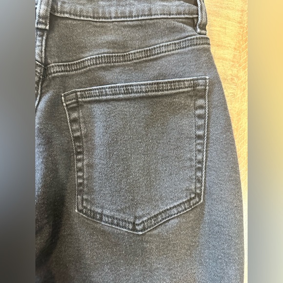 H&M Divided Black High Rise Mom Jeans Tapered Leg Size 4 - Picture 10 of 16